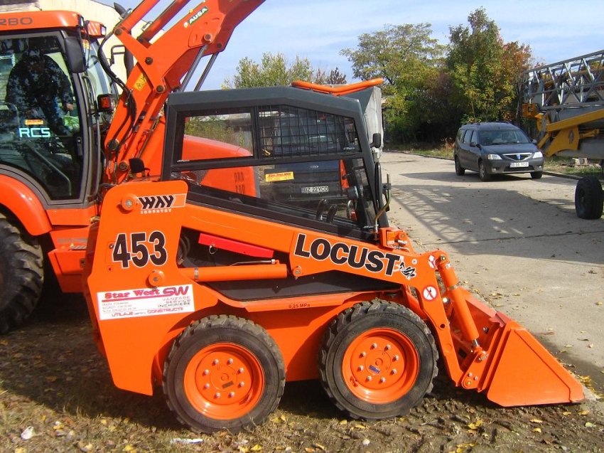 INCHIRIEM MINIEXCAVATOR MULTIFUNCTIONAL